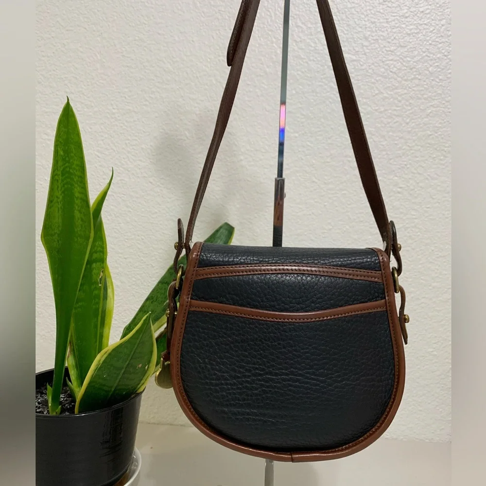 💕👜Vintage Dooney & Bourke Crossbody - Picture 2 of 12